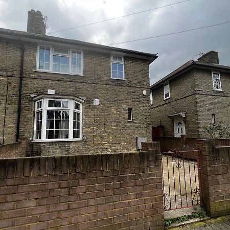 Good Priced Double Rooms In Sherperds Bush Londra Exterior foto
