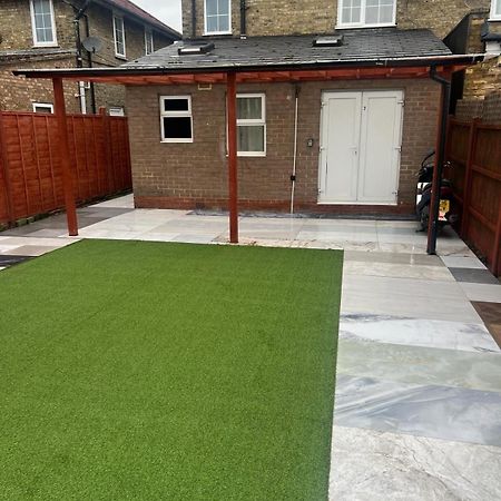 Good Priced Double Rooms In Sherperds Bush Londra Exterior foto