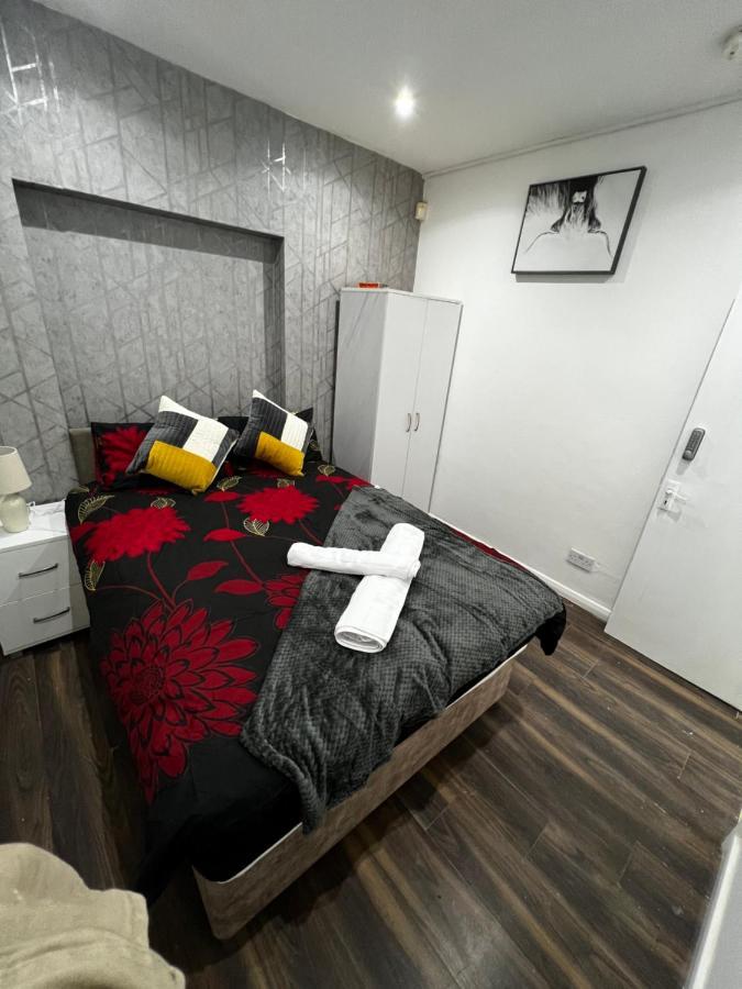 Good Priced Double Rooms In Sherperds Bush Londra Exterior foto