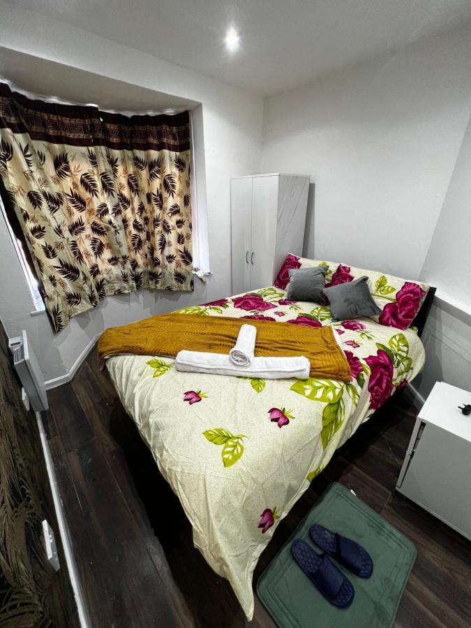 Good Priced Double Rooms In Sherperds Bush Londra Exterior foto
