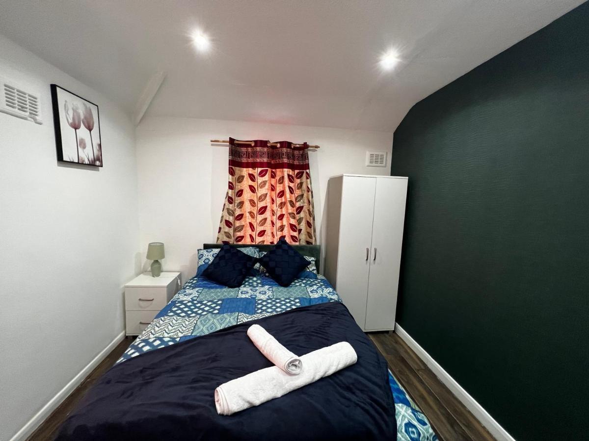 Good Priced Double Rooms In Sherperds Bush Londra Exterior foto