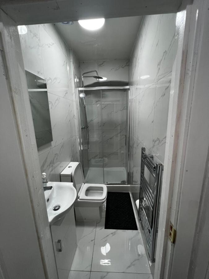 Good Priced Double Rooms In Sherperds Bush Londra Exterior foto