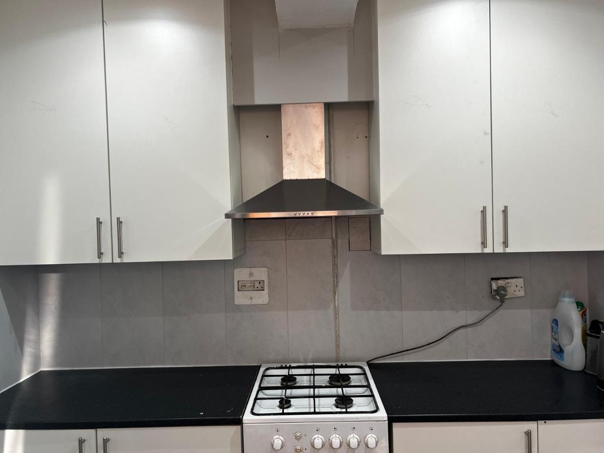 Good Priced Double Rooms In Sherperds Bush Londra Exterior foto